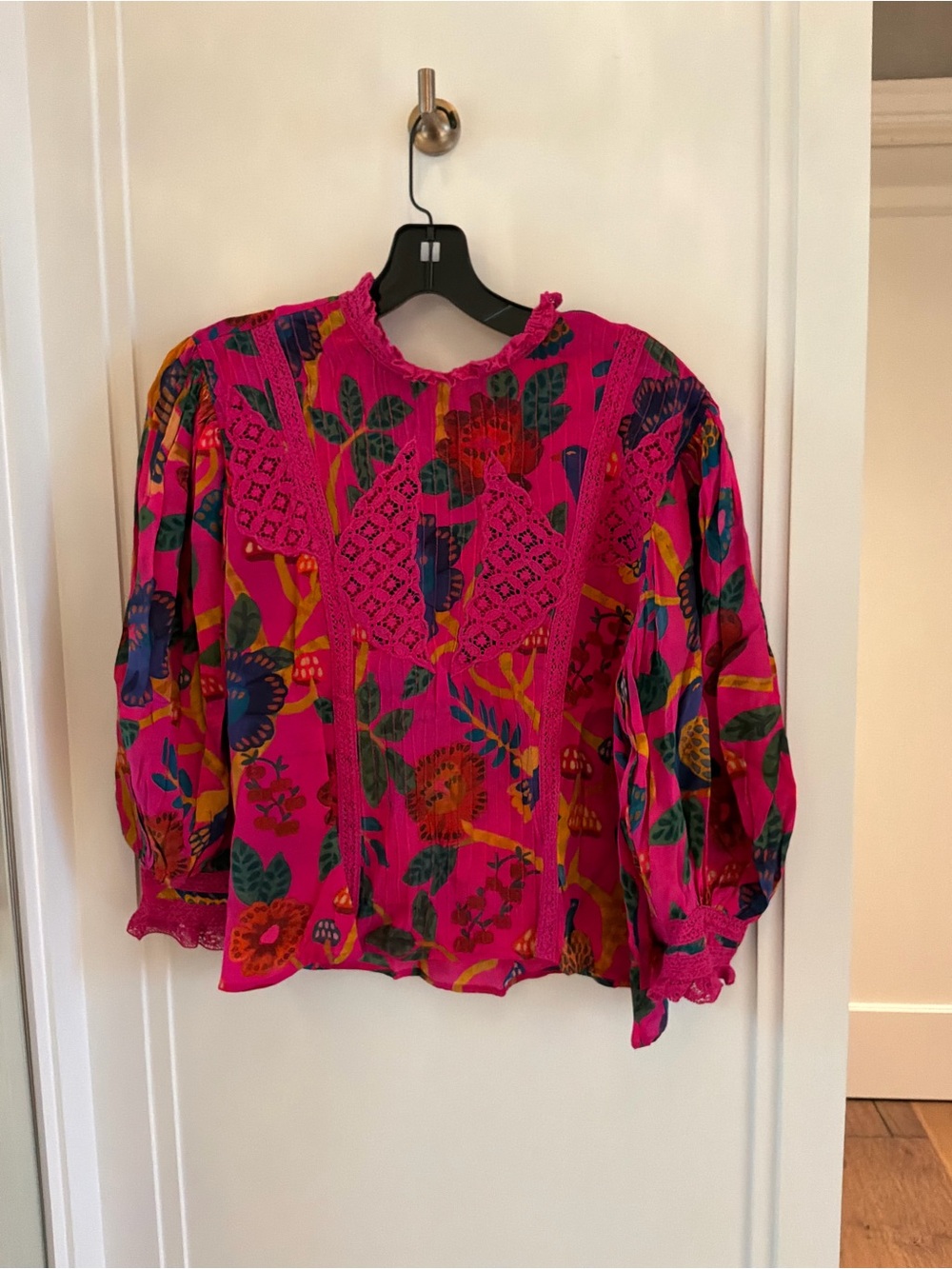 FARM Rio Pink Bird Floral Lace Multicolor Blouse size XS